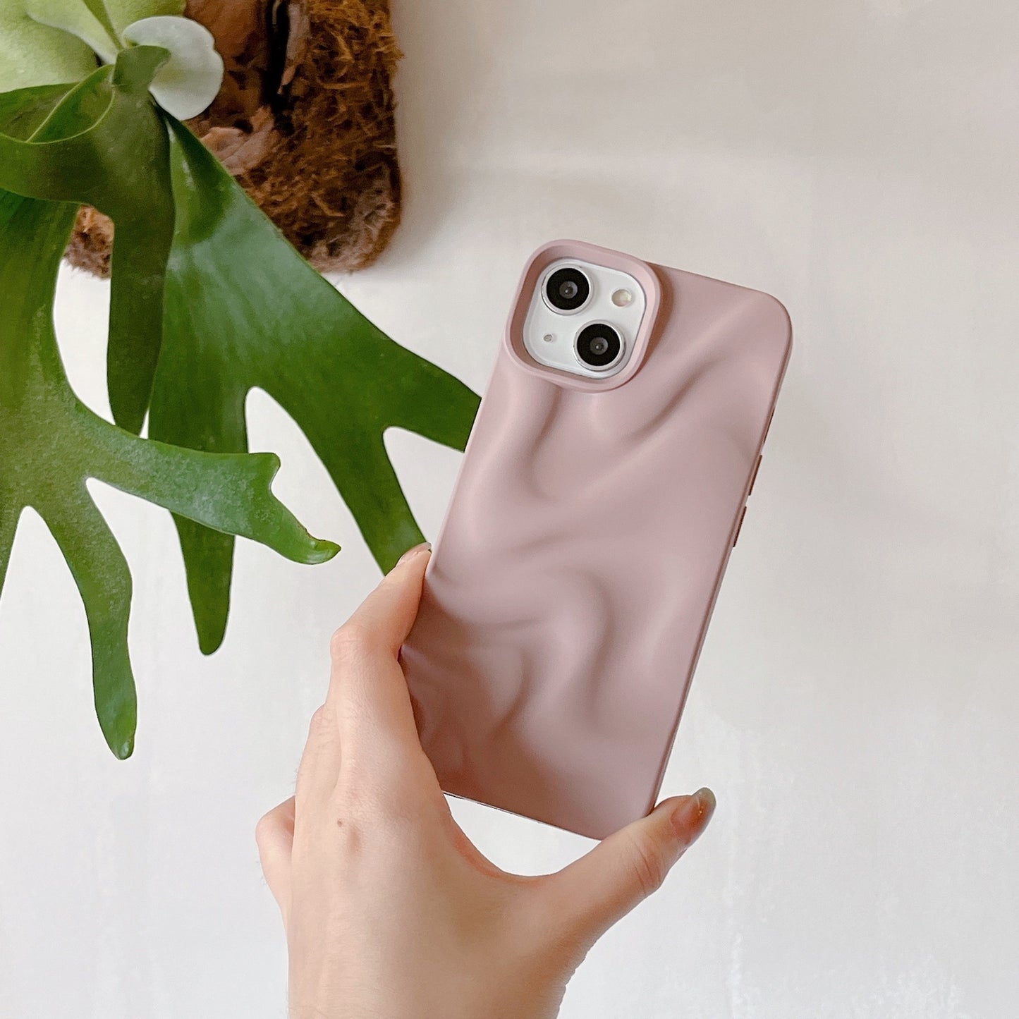 Wave Wonder III: Three-Dimensional Pleated Ripple Phone Case