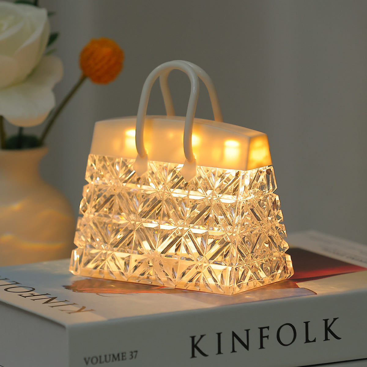 Glowing Clutch: Acrylic Handbag-Shaped Night Lamp