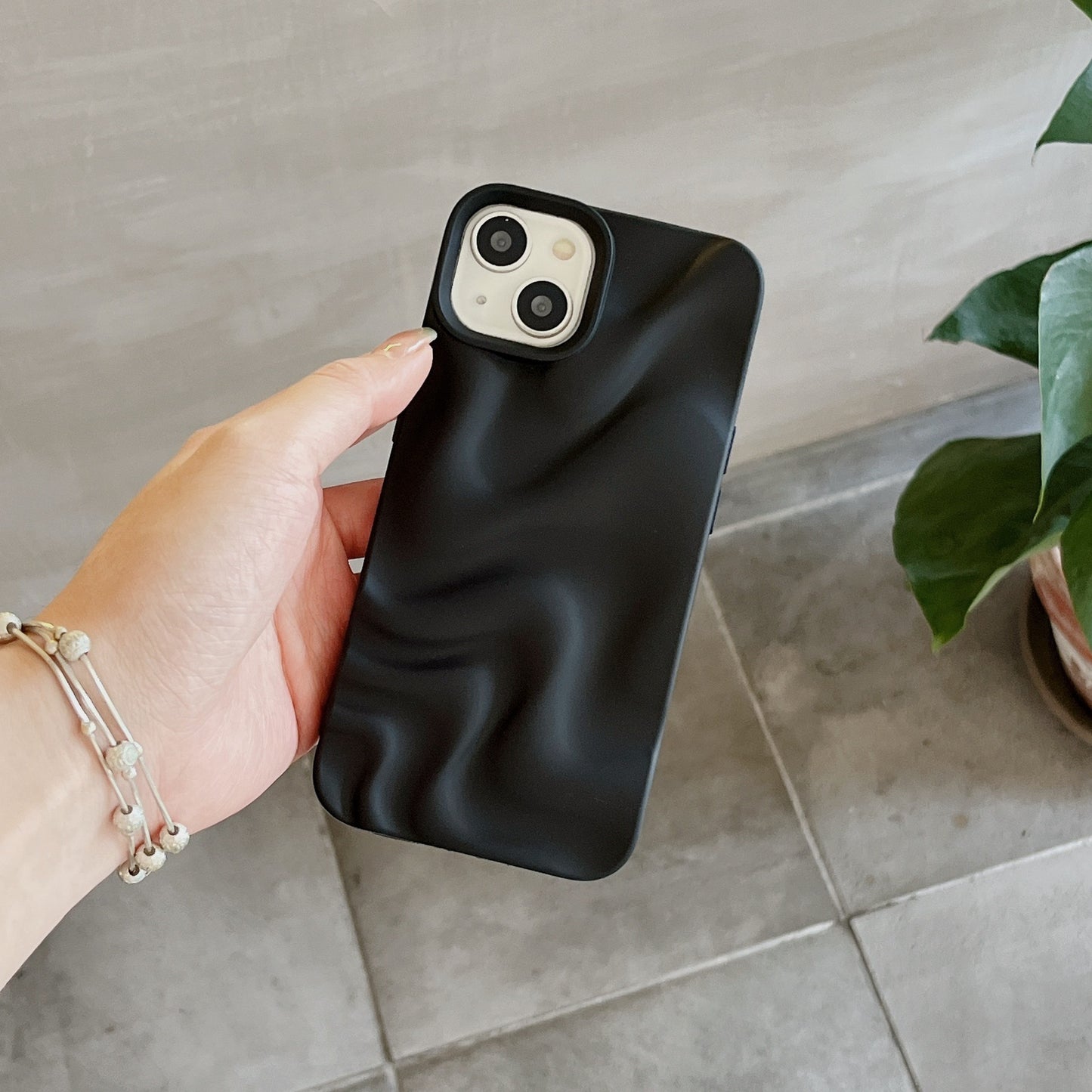 Wave Wonder III: Three-Dimensional Pleated Ripple Phone Case