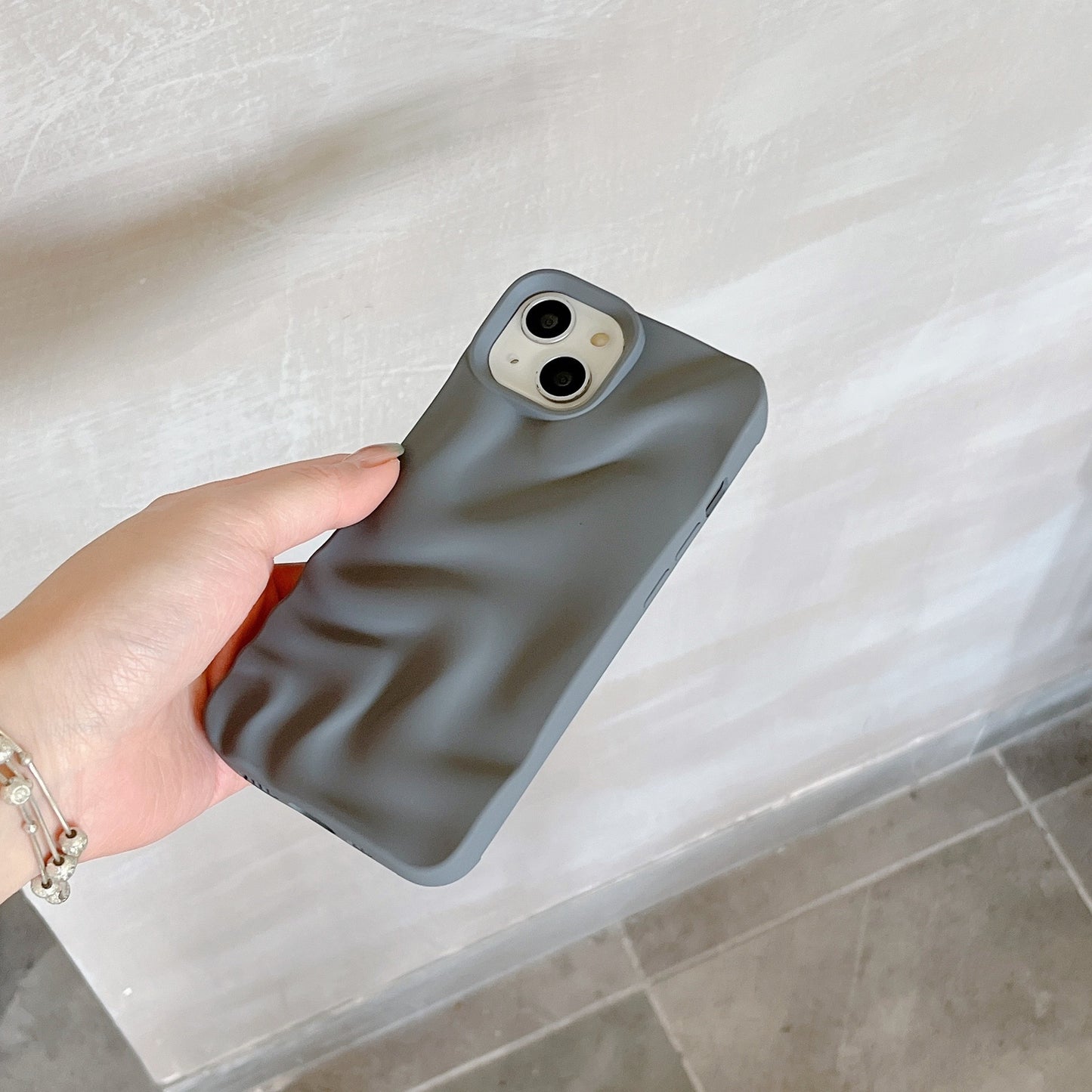 Wave Wonder II: Three-Dimensional Pleated Ripple Phone Case