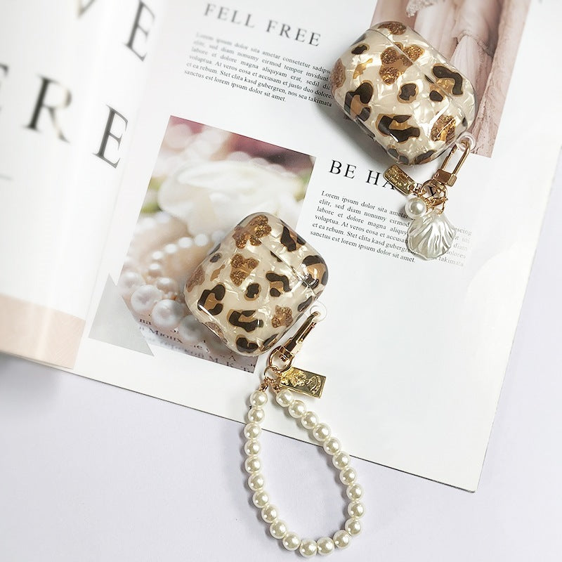 Retro Chic Leopard: Luxury AirPods Case