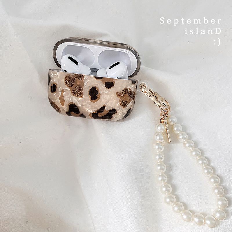 Retro Chic Leopard: Luxury AirPods Case