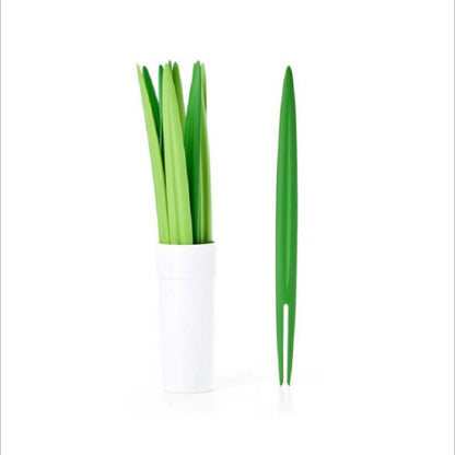 Leafy Picks: Bamboo Leaf-Shaped Green Fruit Forks