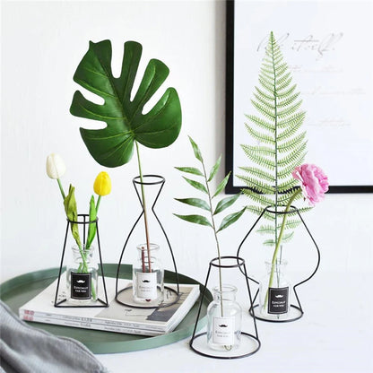 Retro Elegance: Minimal Iron Line Flower Vase Holder in Nordic Style (8 Shapes)