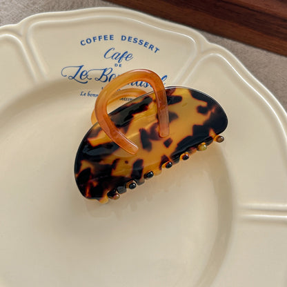 Whimsy Clutch: Adorable Tortoiseshell Hair Clips with Advanced Grip