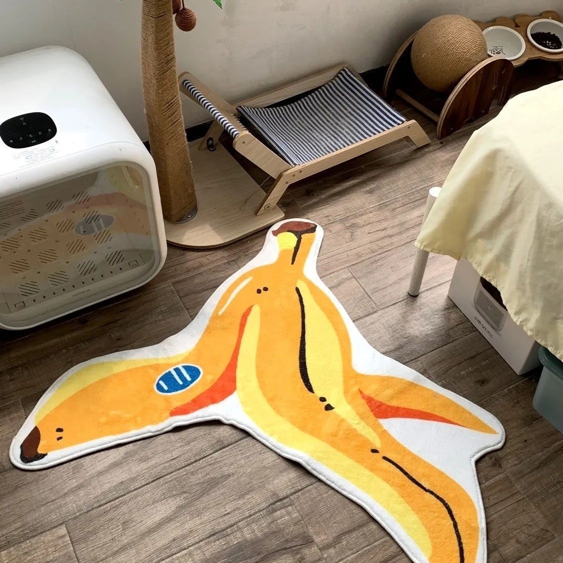 Banana Bliss: Fun-Shaped Carpet for Bedrooms and Living Rooms